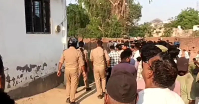 উত্তরপ্রদেশে চার নাবালক ভাইবোনের রক্তাক্ত মরদেহ উদ্ধার, মা পলাতক
