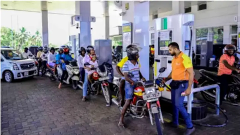 শ্রীলঙ্কায় আবারও জ্বালানির দাম বাড়ল, সাকিবের ফেরা অনিশ্চিত