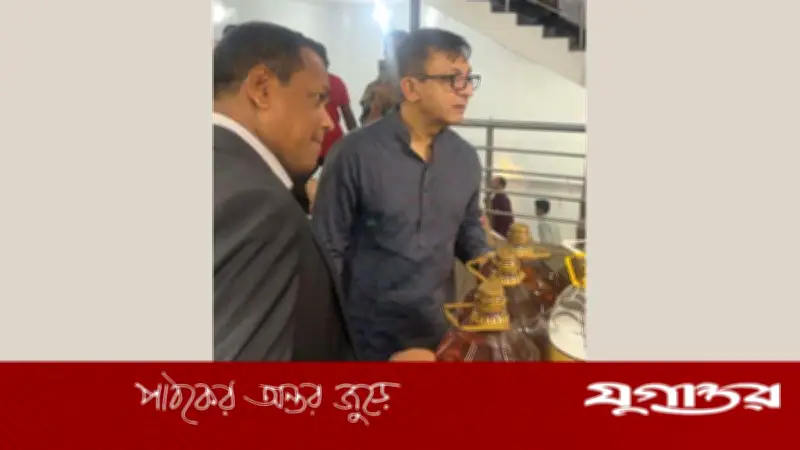 বাজারে আকস্মিক পরিদর্শনে বাণিজ্যমন্ত্রী, ভোজ্যতেলের সরবরাহ স্বাভাবিক