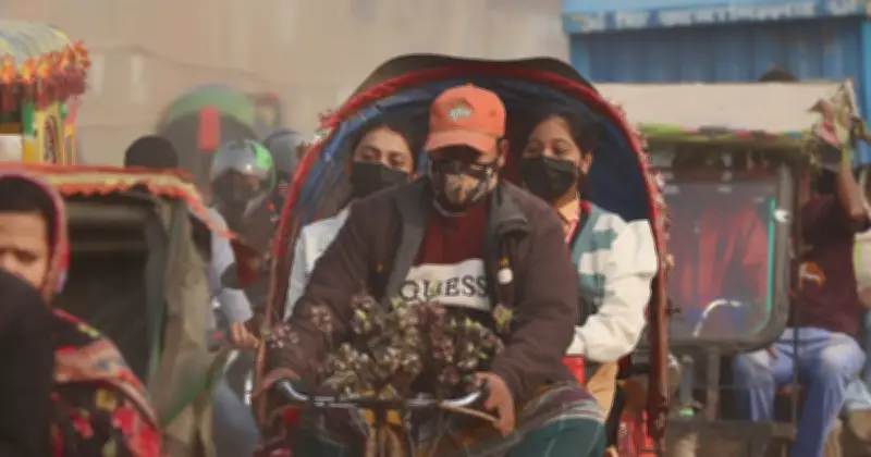 বায়ুদূষণে বিশ্বের চতুর্থ স্থানে ঢাকা