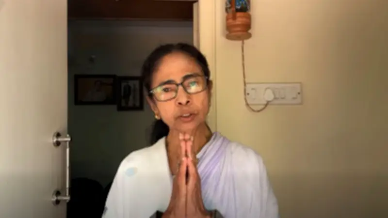 পশ্চিমবঙ্গে বিজেপির সরকার গঠনের সম্ভাবনা, মমতার জরুরি বার্তা