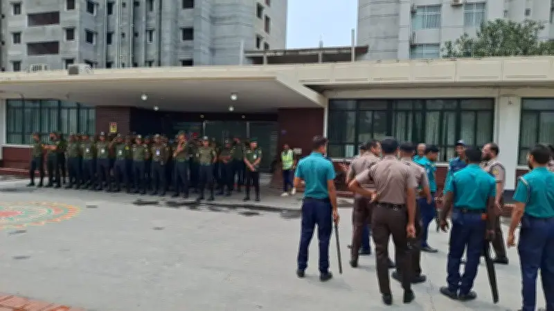 গাজীপুরে ব্রি’র নতুন ডিজি ঘিরে উত্তেজনা, বিক্ষোভ ও পাল্টা অবস্থান