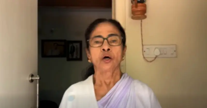 মমতার জরুরি বার্তা: ভোট গণনাকেন্দ্র ছাড়বেন না