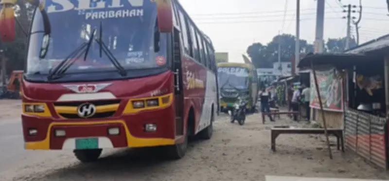 মেহেরপুরে বাস চালককে মারধরের প্রতিবাদে অনির্দিষ্টকালের ধর্মঘট