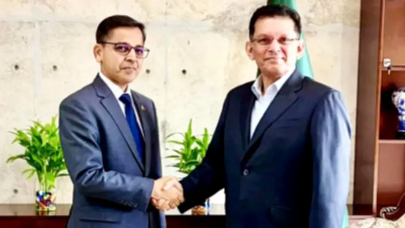 পররাষ্ট্রমন্ত্রীর সঙ্গে বিদায়ী সাক্ষাত প্রণয় ভার্মার