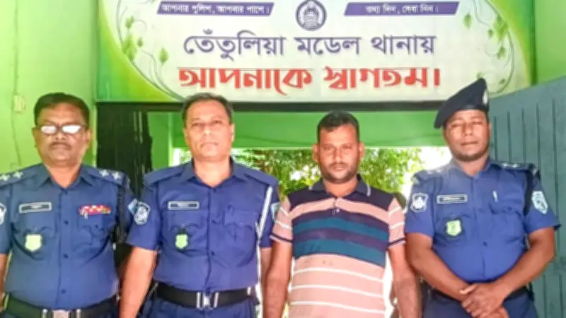 ইউপি সদস্যের বাড়ি থেকে চোরাই গরু উদ্ধার, ভাই আটক