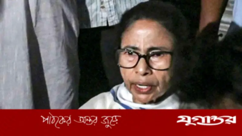 মমতার গাড়ি ঘিরে ‘চোর-চোর’ স্লোগান, সাখাওয়াত মেমোরিয়ালে উত্তেজনা
