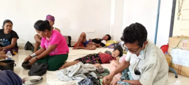 বান্দরবানে হামের উপসর্গে শিশুদের মেঝেতে চিকিৎসা, শয্যা সংকট চরমে