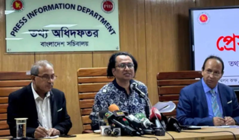 হামের টিকা নিয়ে অবহেলা: তদন্তের চেষ্টা চলছে, বললেন তথ্য উপদেষ্টা