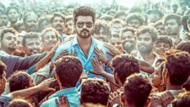 থালাপতি বিজয়: নায়ক থেকে মুখ্যমন্ত্রী হওয়ার পথে