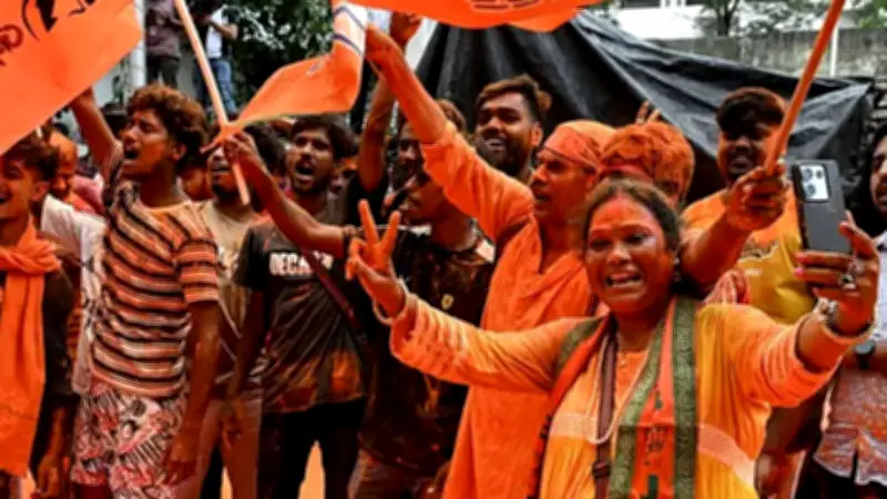 পশ্চিমবঙ্গে নতুন মুখ্যমন্ত্রীর শপথ, হামের টিকা ইস্যুতে খতিয়ে দেখা হবে
