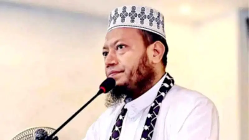 ফেসবুকে আমির হামজা ভালো কাজ করতে গেলেই কুচক্রী মহল টেনে-হিঁচড়ে ধরার চেষ্টা করছে