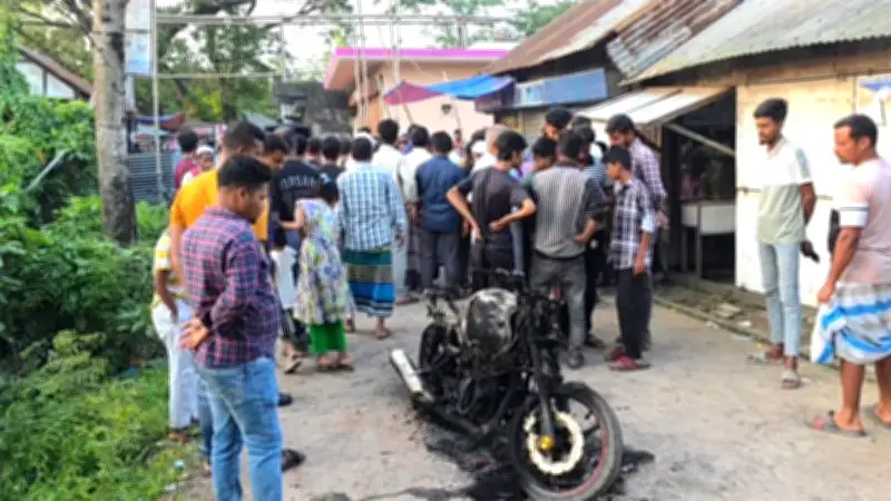 উত্ত্যক্তের প্রতিবাদ করায় যুবককে কুপিয়ে জখম, শাপলা চত্বরে হত্যাকাণ্ডে জড়িতদের শাস্তি দাবি জামায়াত আমিরের