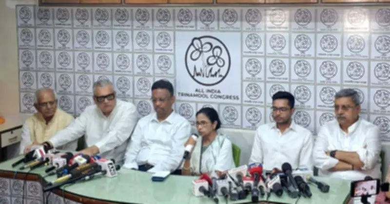পরাজয় মানলেন না মমতা, পদত্যাগের প্রশ্নে ক্ষুব্ধ