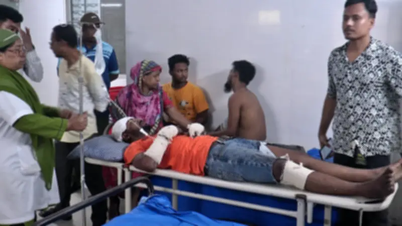নারায়ণগঞ্জে র্যাবের তিন সদস্য কুপিয়ে আহত, একজন ঢাকায়