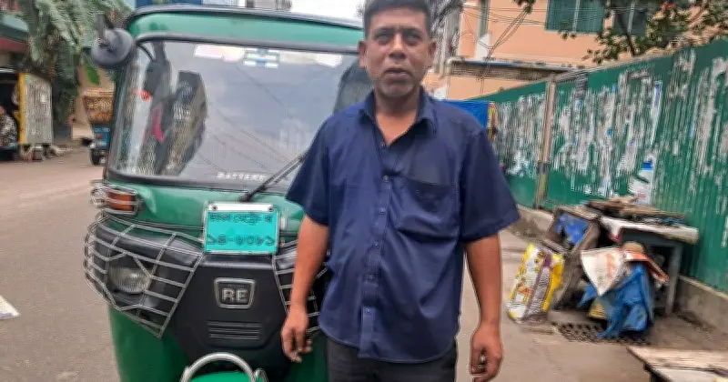 ঢাকায় সিএনজি চালকের হতাশা: আয় অর্ধেক, সংসার চালানো দায়