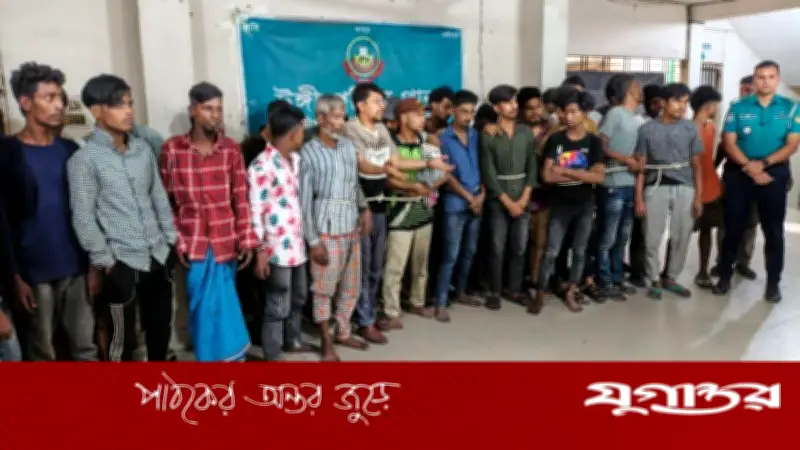 টঙ্গীতে মাদকবিরোধী অভিযানে ৩৯ গ্রেফতার, লাল রঙে চিহ্নিত কারবারিদের বাড়ি
