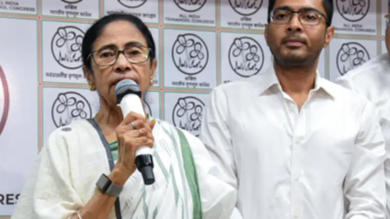 পশ্চিমবঙ্গে তৃণমূলের ভরাডুবি: মমতার ভবিষ্যৎ ও অভিষেকের চ্যালেঞ্জ