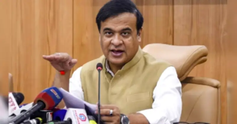 মমতাকে বরখাস্তের হুঁশিয়ারি আসামের মুখ্যমন্ত্রীর