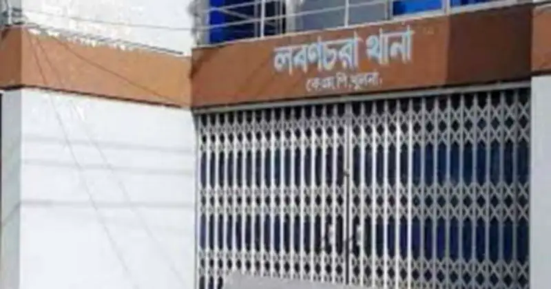খুলনায় গ্রেফতারি পরোয়ানাভুক্ত যুবক গুলিবিদ্ধ, অ্যাম্বুলেন্সেও গুলি