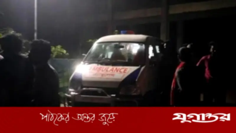 খুলনায় গুলিবিদ্ধ যুবককে ঢাকায় নেওয়ার পথে অ্যাম্বুলেন্সেও হামলা