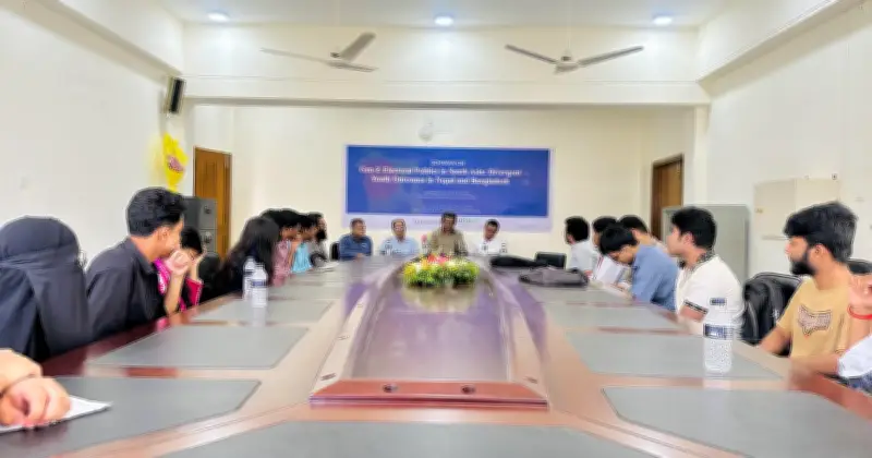 জেন-জির রাজনীতি: নেপালে স্পষ্ট লক্ষ্য, বাংলাদেশে বিভ্রান্তি