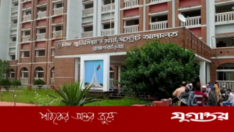 আদালত চত্বরে পুলিশের হাত থেকে পালাল মাদক মামলার আসামি, জনতা ধরল আরেকজনকে