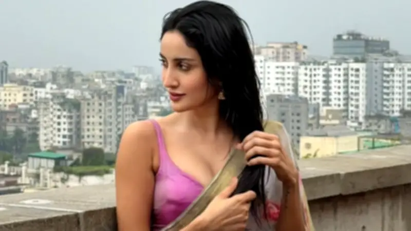 মিথিলার নতুন শাড়ির ছবি ভক্তদের মুগ্ধ করেছে