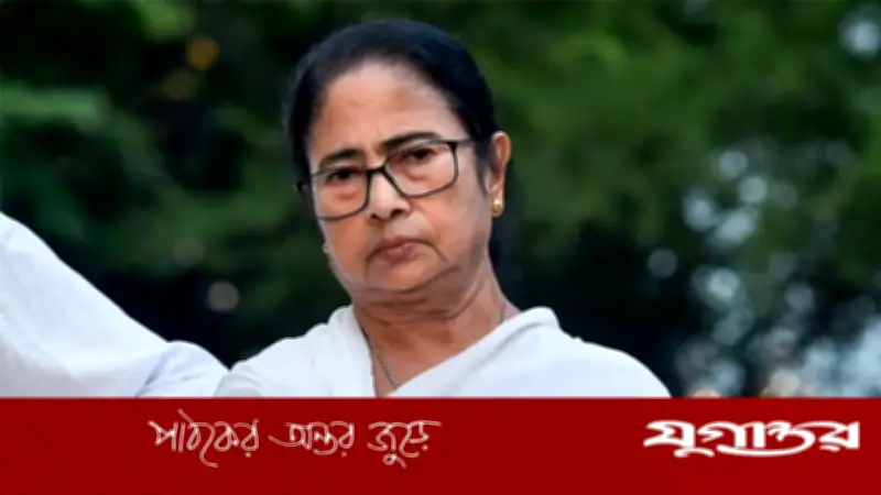 মমতার নিয়োগ দেওয়া অবসরপ্রাপ্ত আমলাদের অফিসে প্রবেশে নিষেধাজ্ঞা