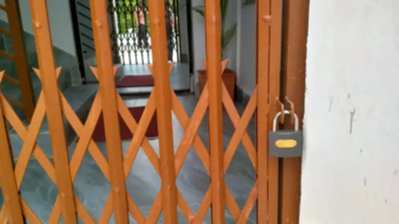 রাঙামাটি বিশ্ববিদ্যালয়ের উপাচার্যের কার্যালয়ে ছাত্রদলের তালা ঝুলছে দ্বিতীয় দিন