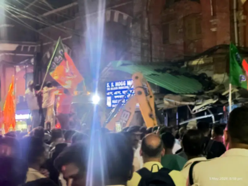 বিজেপি জয়ের পর কলকাতায় বুলডোজার দিয়ে দোকান ভাঙচুর