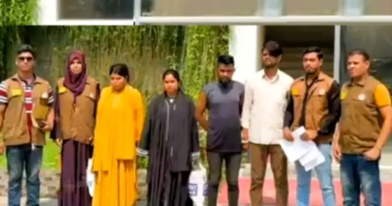 হানি ট্র্যাপ চক্রের ৪ সদস্য গ্রেপ্তার, ভিডিও ধারণ করে ব্ল্যাকমেইল