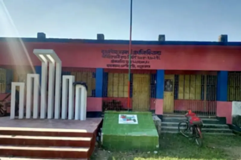 শিশুদের জুতার মালা পরানোর ঘটনায় প্রধান শিক্ষক বরখাস্ত