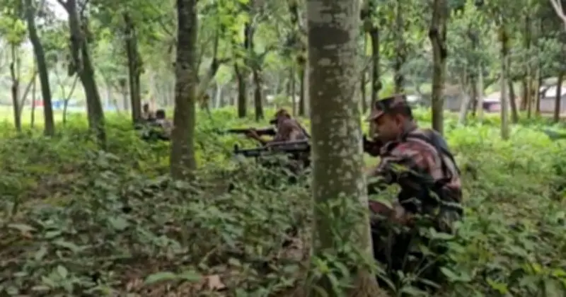 ভারত থেকে অনুপ্রবেশ ঠেকাতে যশোর সীমান্তে বিজিবির নিরাপত্তা জোরদার