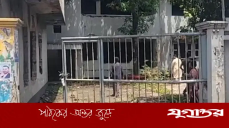 ঝালকাঠিতে সাবেক মন্ত্রী আমুর বাড়িতে আবার হামলা, ফটক কেটে উন্মুক্ত