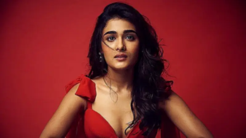 অভিনেত্রী শালিনী পান্ডের স্বপ্ন অ্যাকশন সিনেমা