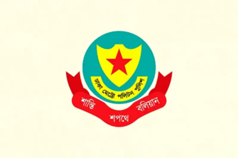 ঢাকায় লক্কড়ঝক্কড় গাড়ির বিরুদ্ধে পুলিশের বিশেষ অভিযান