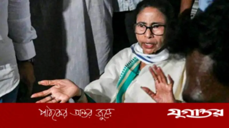 নজিরবিহীন সাংবিধানিক সংকটে পশ্চিমবঙ্গ, মমতার পদত্যাগ না করার ঘোষণা