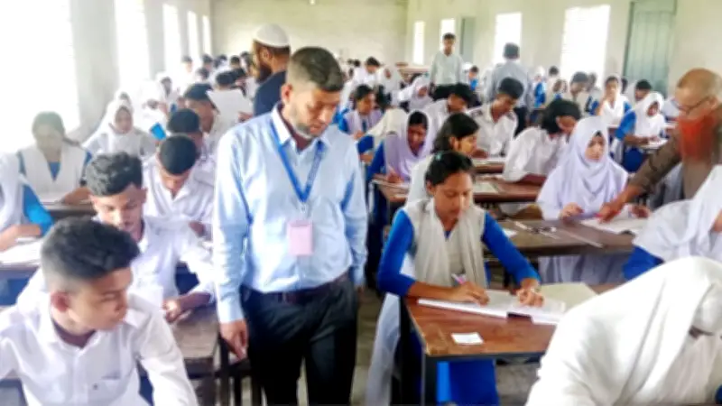 ভুল প্রশ্নে এসএসসি পরীক্ষা, দুশ্চিন্তায় পরীক্ষার্থী ও অভিভাবক