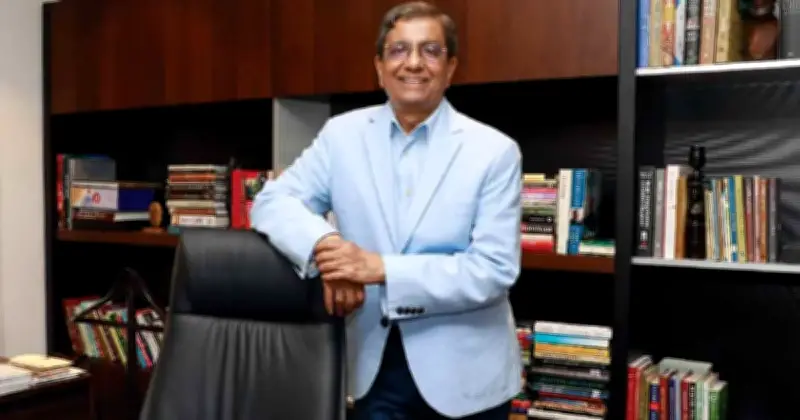 প্রথম আলো সম্পাদকসহ তিন সাংবাদিকের বিরুদ্ধে ১০০ কোটি টাকার মানহানি মামলা