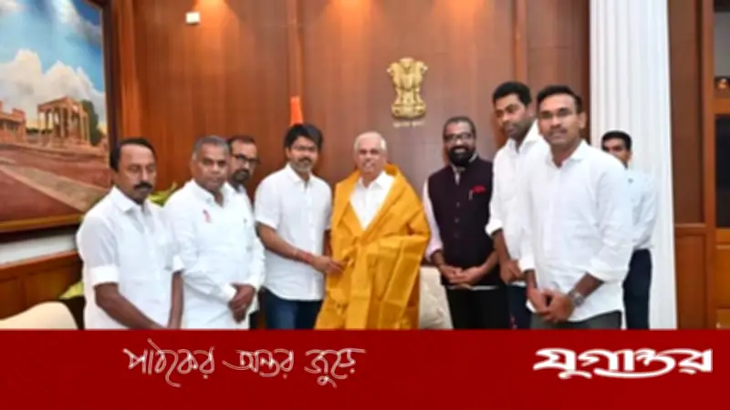 তামিলনাড়ুতে সরকার গঠনের দাবি বিজয়ের, শপথ নেবেন শনিবার