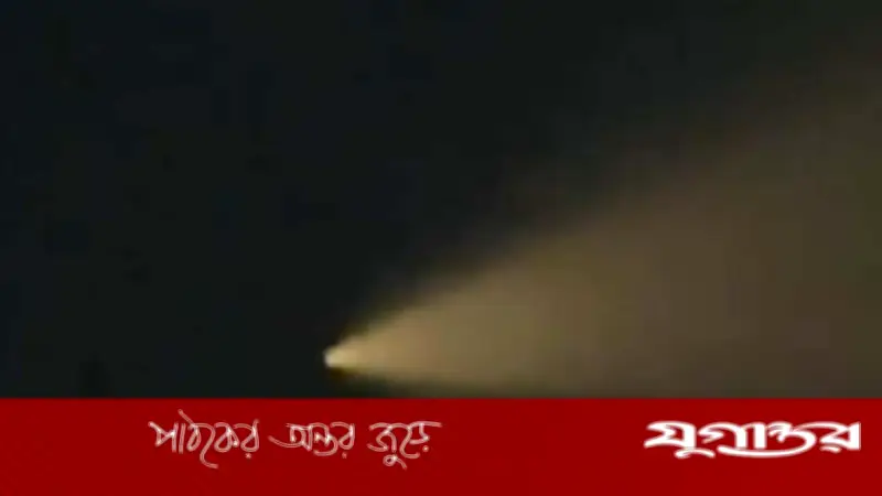 কুয়াকাটায় আকাশে রহস্যময় আলো, আতঙ্ক ও চাঞ্চল্য