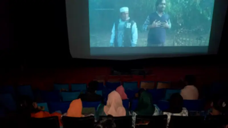 চট্টগ্রাম বন্ধুসভার ‘বনলতা এক্সপ্রেস’ উপভোগ