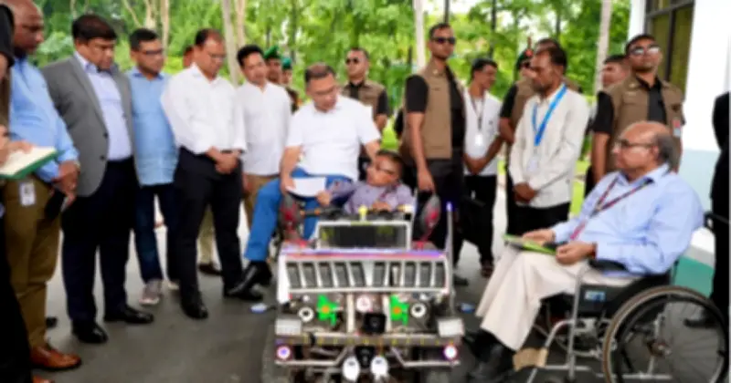 প্রতিবন্ধী যুবকের স্মার্ট গাড়িতে প্রধান উপদেষ্টা তারিক রহমান
