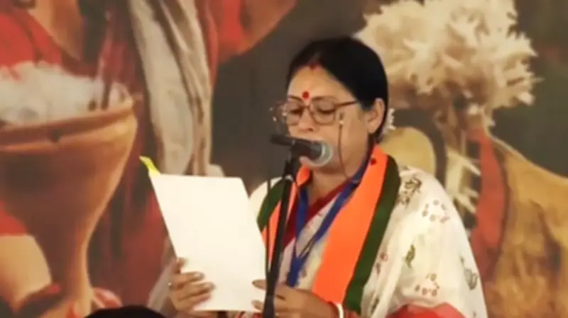 পশ্চিমবঙ্গে প্রথমবার বিজেপির সরকার, শপথ নিলেন শুভেন্দু অধিকারী
