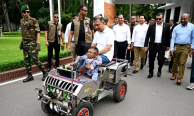 বিশেষ চাহিদার শিক্ষার্থীর স্মার্ট কার দেখে মুগ্ধ প্রধানমন্ত্রী
