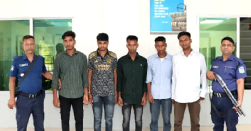 শেরপুরে পুলিশ কনস্টেবল নিয়োগ পরীক্ষায় ডিজিটাল ডিভাইস ব্যবহার, আটক ৫