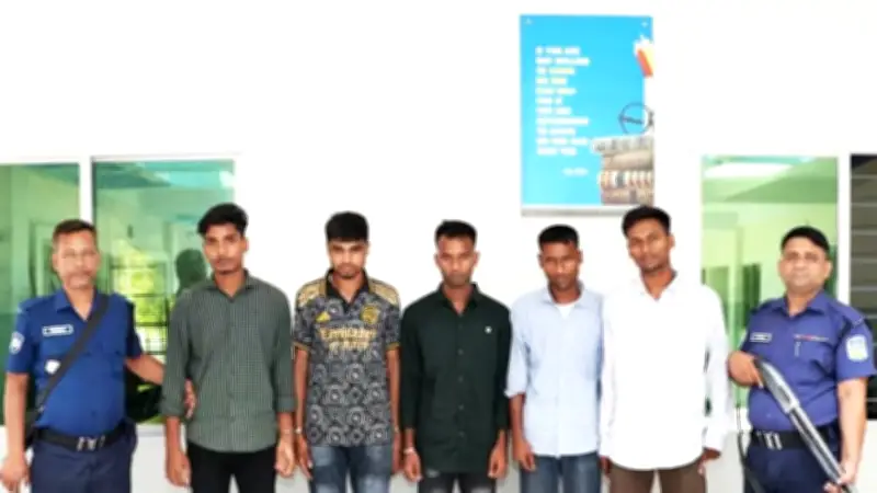 কনস্টেবল নিয়োগ পরীক্ষায় ডিজিটাল সরঞ্জামসহ আটক ৫