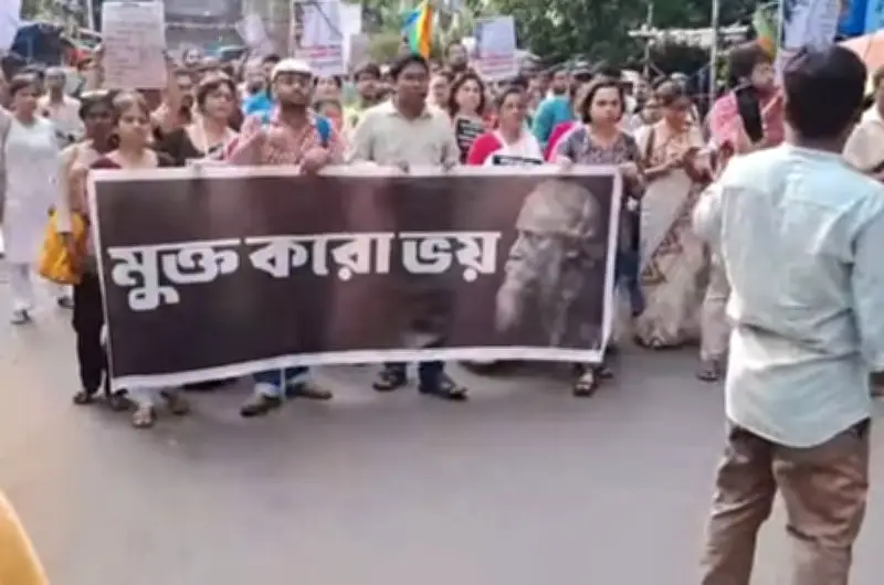 কলকাতায় পুলিশের বাধায় রবীন্দ্রজয়ন্তীর শোভাযাত্রা আটক