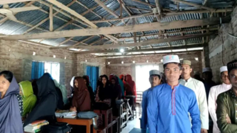 বৃষ্টিতে ছুটি, ভবনহীন মাদ্রাসা, পদক স্থগিত, সাংবাদিককে হুমকি